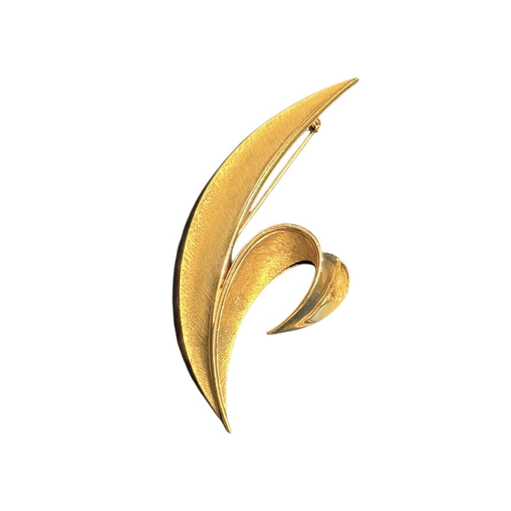 Vintage Signed Trifari Gold Tone Modernist Leaf Swirl Brooch 3.5” Statement